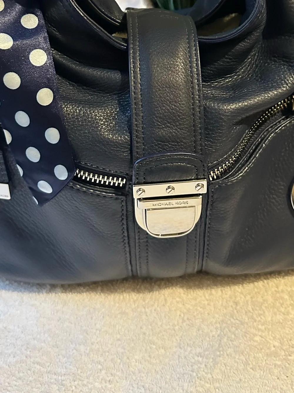 Michael Kors Navy Pebbled Leather Hobo Shoulder Bag Silver Hardware EUC